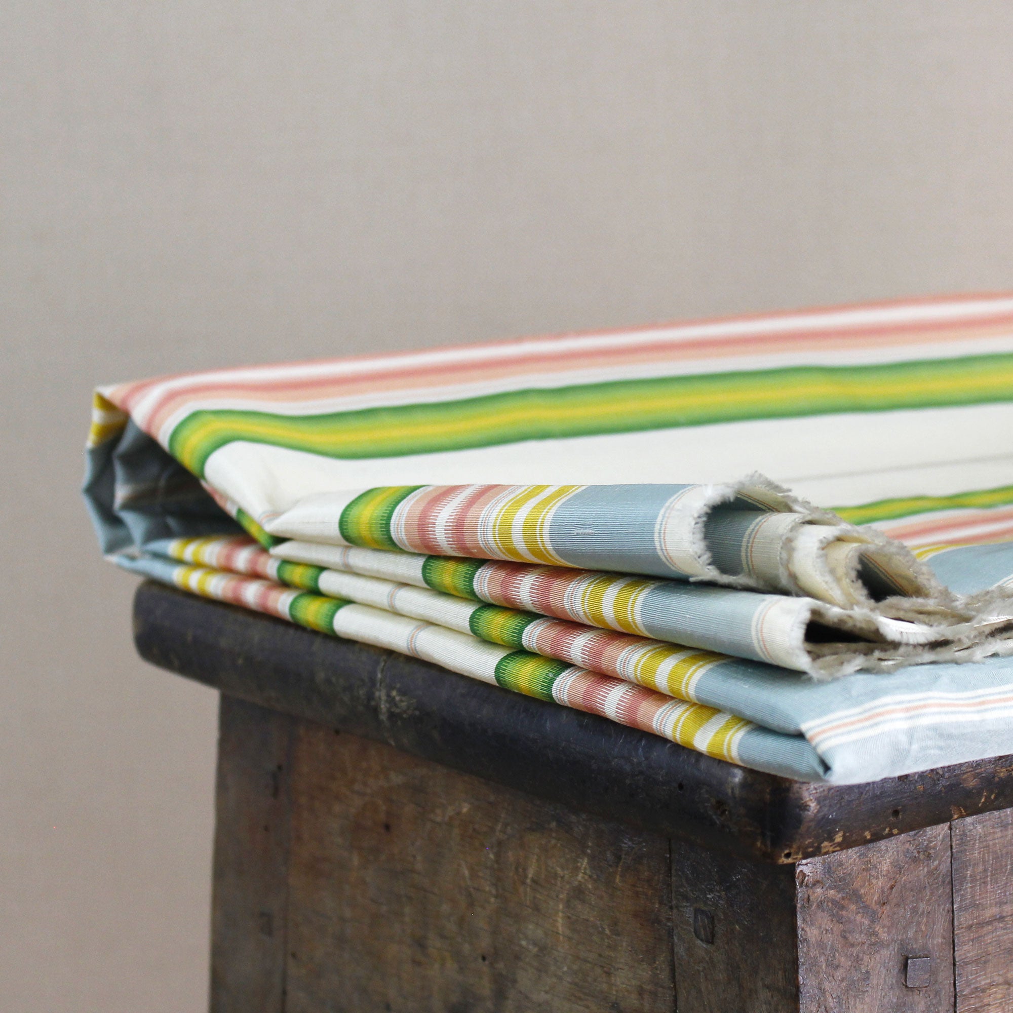 Coupon Pékin bleu, jaune et rose - Philéone