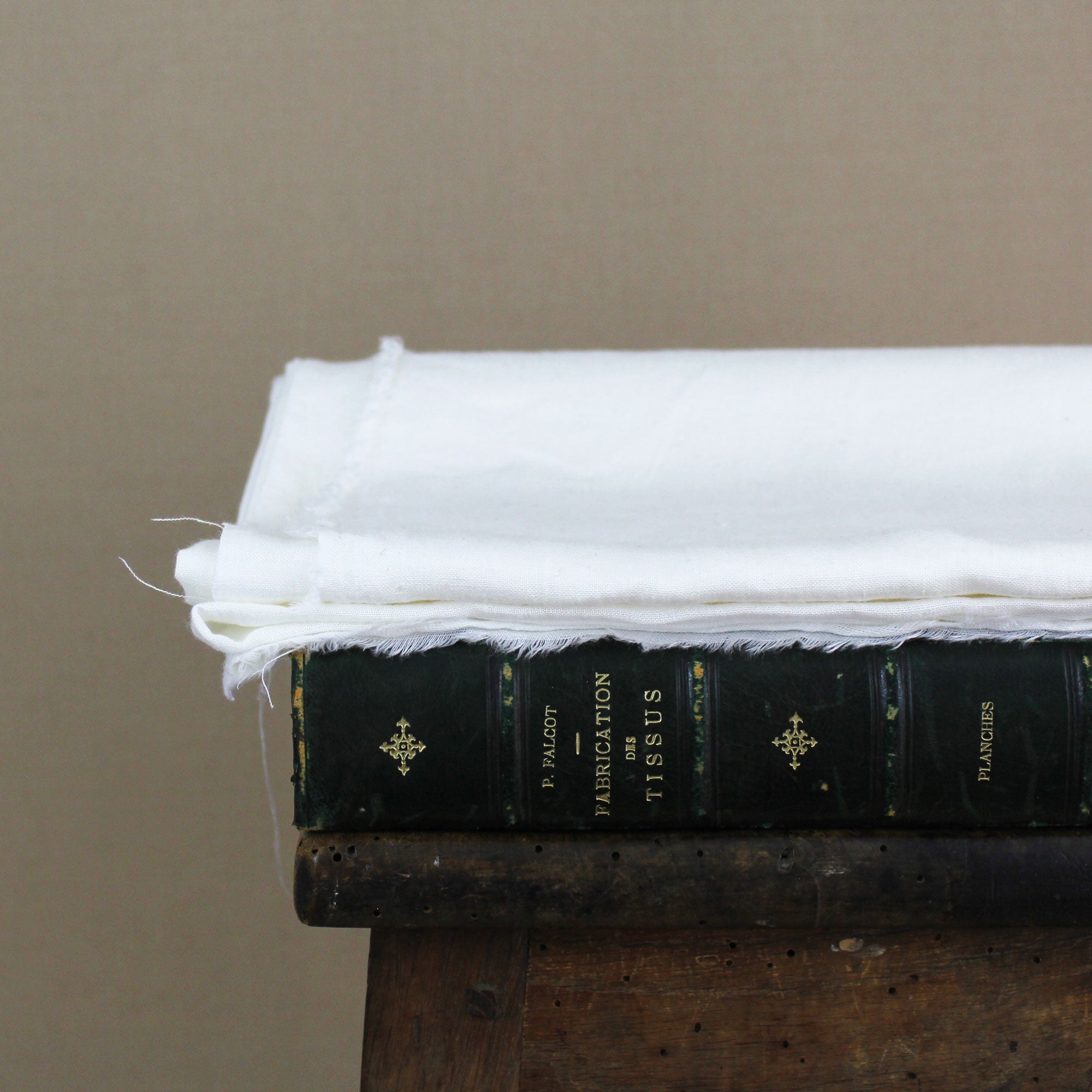 Coupon de tissu en lin blanc 140 x 200 cm