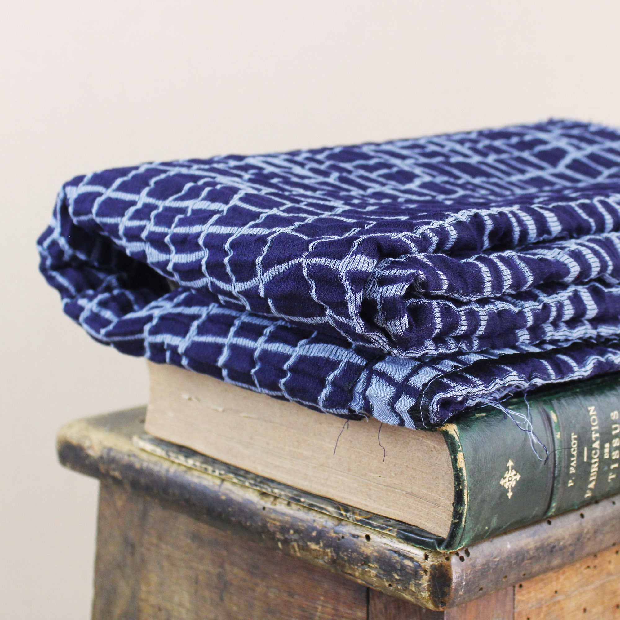 Tissu jacquard en coton réversible à carreaux bleu ciel et bleu marine